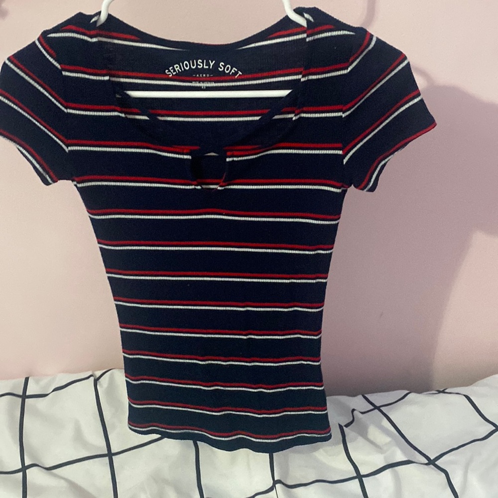 This is a shirt from Aépostale size is a woman’s XS